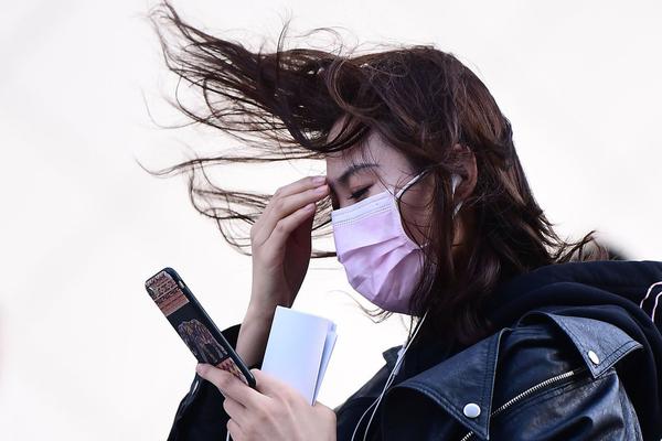 美團登陸香港的第一天，就把外賣價格干下來了