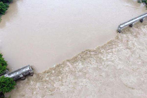 哈登遇勇士車輪戰 滿臉不甘