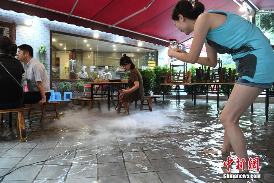 微語錄精選1011：人家曹雪芹確實是寫實派 ???