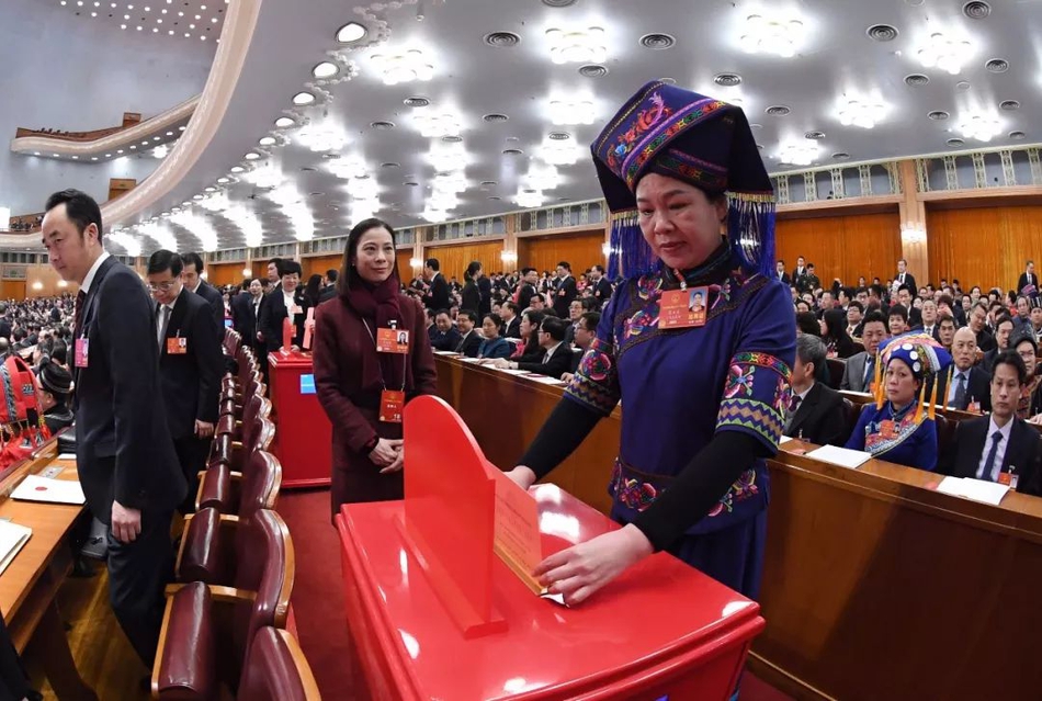 今天推上最火話題之一，一照勝千言